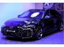 Audi RS5 Avant e-hybrid 470kW/640pk Aut8 Quattro Tech Pro 155.830,- NIEUW! KERAMISCH + SPORTPAKKET 285KM/H + PANORAMADAK + CARBON IN-/EXTERIEUR + B&O PREMIUM 3D + SPORTUITLAAT + HEAD-UP + STOELVENTILATIE&-MASSAGE + 360 CAMERA + STOELVERWARMING V&A + 21" LM-VELGEN!!