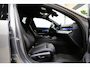 BMW i5 Touring eDrive40 84 kWh * SoH 96% - Trekhaak - Head Up - 360° - Stoelventilatie - Iconic Glow - ACC - Dodehoek *
