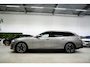 BMW i5 Touring eDrive40 84 kWh * SoH 96% - Trekhaak - Head Up - 360° - Stoelventilatie - Iconic Glow - ACC - Dodehoek *