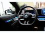 BMW i5 Touring eDrive40 84 kWh * SoH 96% - Trekhaak - Head Up - 360° - Stoelventilatie - Iconic Glow - ACC - Dodehoek *