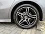 Mercedes-Benz A-klasse 180 AMG NIGHT PANO/SFEER/MEMORY/BURMESTER/ WIDESCREEN/NAVI/MATRIXLED/2XKEYLESS/CLIMA/STOELVERWARMING/S&S/SPORTZETELS - 1E. EIG - NL AUTO/KM = NAP