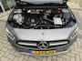 Mercedes-Benz A-klasse 180 AMG NIGHT PANO/SFEER/MEMORY/BURMESTER/ WIDESCREEN/NAVI/MATRIXLED/2XKEYLESS/CLIMA/STOELVERWARMING/S&S/SPORTZETELS - 1E. EIG - NL AUTO/KM = NAP