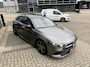 Mercedes-Benz A-klasse 180 AMG NIGHT PANO/SFEER/MEMORY/BURMESTER/ WIDESCREEN/NAVI/MATRIXLED/2XKEYLESS/CLIMA/STOELVERWARMING/S&S/SPORTZETELS - 1E. EIG - NL AUTO/KM = NAP