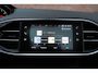 Peugeot 308 1.2 PureTech 130pk Allure - Apple CarPlay - Climate control - Cruise control - Navigatiesysteem - Parkeersensoren - Panoramadak - Trekhaak