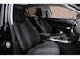 Peugeot 308 1.2 PureTech 130pk Allure - Apple CarPlay - Climate control - Cruise control - Navigatiesysteem - Parkeersensoren - Panoramadak - Trekhaak