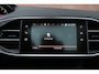 Peugeot 308 1.2 PureTech 130pk Allure - Apple CarPlay - Climate control - Cruise control - Navigatiesysteem - Parkeersensoren - Panoramadak - Trekhaak