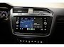 Volkswagen Tiguan Allspace 1.5 TSI R-Line Highline 7P Aut. [ Panoramadak Camera Stoelverwarming ]