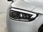 Mercedes-Benz C-klasse 300 e 140 Years Edition | Premium Plus | Nightpakket | Trekhaak | Panoramaschuifdak | 360° camera | GUARD 360° Plus | Middenconsole metaalstructuur | 19" multispaaks lichtmetalen AMG-velgen |