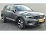 Volvo XC40 2.0 B3 Ultra Dark 19” Wielen - Panoramadak - Harman Kardon Audio - 360 Camera - R980 Interieur – Power seats met memory - Full led koplampen –Donkere hemel
