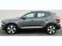 Volvo XC40 2.0 B3 Ultra Dark 19” Wielen - Panoramadak - Harman Kardon Audio - 360 Camera - R980 Interieur – Power seats met memory - Full led koplampen –Donkere hemel
