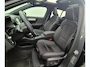 Volvo XC40 2.0 B3 Ultra Dark 19” Wielen - Panoramadak - Harman Kardon Audio - 360 Camera - R980 Interieur – Power seats met memory - Full led koplampen –Donkere hemel