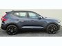 Volvo XC40 2.0 B3 Black Edition Plus 20” Wielen - Adaptive Cruise Control - Harman Kardon Audio - Climate - R7C0 Interieur – Camera achter - PDC voor en achter - Power seats links met memory - Two Tone