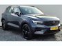 Volvo XC40 2.0 B3 Black Edition Plus 20” Wielen - Adaptive Cruise Control - Harman Kardon Audio - Climate - R7C0 Interieur – Camera achter - PDC voor en achter - Power seats links met memory - Two Tone