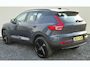 Volvo XC40 2.0 B3 Black Edition Plus 20” Wielen - Adaptive Cruise Control - Harman Kardon Audio - Climate - R7C0 Interieur – Camera achter - PDC voor en achter - Power seats links met memory - Two Tone
