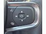 Volvo XC40 2.0 B3 Black Edition Plus 20” Wielen - Adaptive Cruise Control - Harman Kardon Audio - Climate - R7C0 Interieur – Camera achter - PDC voor en achter - Power seats links met memory - Two Tone