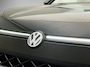 Volkswagen T-Roc R-Line First Edition 1.5 eTSI 150pk DSG Automaat Trekhaak, Adaptive cruise control, LED matrix koplampen, Elektrische achterklep, Navigatie, Achteruitrijcamera