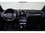 Volvo EX40 Extended Range Ultra Black Ed. 82 kWh - Panorama/schuifdak - IntelliSafe Assist & Surround - 360º Camera - Harman/Kardon audio - Verwarmde voorstoelen & stuur - Parkeersensoren voor & achter - Elektr. bedienb. voorstoelen met geheugen links - Draadloze tel. lader - Warmtepomp - Extra getint glas - Inklapbare trekhaak - 20' LMV