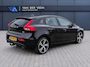 Volvo V40 1.6 T2 Momentum | Cruise control | Stoelverwarming | Trekhaak | Climate control | Parkeersensoren | Bluetooth |