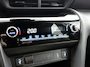Toyota Yaris Cross 1.5 Hybrid Dynamic + | Dodehoek detectie | Stoel+stuurverwarming | Parkeersensoren voor+achter | LED Matrix | Draadloze telefoonlader | Climate Control | Cruise Control Adaptive | Apple CarPlay/Android Auto |