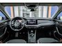 Skoda Octavia Combi 1.0 TSI Ambition | Apple Carplay/Android Auto | Cruise control | Navigatie | Digitaal dashboard | Parkeersensoren | Apple Carplay/Android Auto|telefoonintegratie premium | Keyless start | Metaalkleur