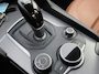 Alfa Romeo Giulia 2.0 T Q4 AWD Veloce / 280 Pk / NL-Auto / 1e-Eigenaar / Vol-Leder / Stuur -en Stoelverwarming / Elektr.-Stoelen met Geheugen / Flippers / Cruise-Control / Climate-Control /Radio-Bluetooth / Navi / PDC V+A / 18'' LMV / Inclusief Winterset LMV! / ENZ.