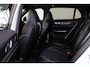 Lynk & Co 01 1.5 More - Panorama/schuifdak - Adaptieve Cruise control met stuurovername - Infinity Audio by Harman/Kardon - 360º Camera - BLIS - Stoelverwarming voor - Adaptieve LED koplampen - Geïntegreerde dashcam voor - Elektr. bedienb. achterklep - Draadloze Apple Carplay & Android Auto - Keyless Entry & drive - 20' LMV- Afneembare trekhaak -