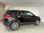 Nissan Qashqai 2.0 Tekna Airco, LMV, Naviagatie Rijdt goed rondom schade