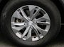 Peugeot e-2008 EV Active Pack 50 kWh | Parkeersensoren | Climate control | Apple Carplay/Android Auto