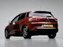 Renault Clio Estate 1.5 dCi Ecoleader Zen Sport (NAVI,CLIMATE,CRUISE,ELEKTRISCH PAKKET,BLACK/RED EDITION,SPORTSTOELEN,LM VELGEN)