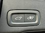 Volvo XC60 T6 350 pk Plug-in hybrid AWD Ultra Dark | SOH 100 % | Facelift | Head-up Display | Full-Led | Schuif-/Kanteldak | Adaptieve Cruise Control | Trekhaak 2.250 kg | BLIS | 360° Camera | Stoel-/Stuurverwarming | 20" |