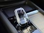 Volvo XC60 T6 350 pk Plug-in hybrid AWD Ultra Dark | SOH 100 % | Facelift | Head-up Display | Full-Led | Schuif-/Kanteldak | Adaptieve Cruise Control | Trekhaak 2.250 kg | BLIS | 360° Camera | Stoel-/Stuurverwarming | 20" |