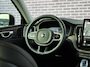 Volvo XC60 T6 350 pk Plug-in hybrid AWD Ultra Dark | SOH 100 % | Facelift | Head-up Display | Full-Led | Schuif-/Kanteldak | Adaptieve Cruise Control | Trekhaak 2.250 kg | BLIS | 360° Camera | Stoel-/Stuurverwarming | 20" |