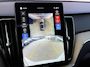 Volvo XC60 T6 350 pk Plug-in hybrid AWD Ultra Dark | SOH 100 % | Facelift | Head-up Display | Full-Led | Schuif-/Kanteldak | Adaptieve Cruise Control | Trekhaak 2.250 kg | BLIS | 360° Camera | Stoel-/Stuurverwarming | 20" |