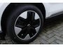 Volvo EX30 P3 Long Range Plus Europa 69 kWh | Extra getint glas | Indigo interieur | Verwarmd stuurwiel | Verwarmde voorstoelen | 18" lichtmetalen velgen | Apple carplay / Android auto |