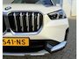 BMW iX1 xDrive30 Launch Edition 67 kWh | Climate Control | Cruise Control | Apple carplay | Android auto | Stoel en stuur verwarming | Stoelgeheugen | Achteruitrijcamera |