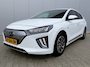 Hyundai Ioniq Premium Sky EV 38 kWh | Stoel verwarming voor en achter | Stuurverwarming | Stoelverkoeling voor | Electrisch schuif kantel dak | All-season banden | Achteruitrijcamera | Cruise Control | Airco | Apple Carplay/Android Auto | Bestuurdersstoel met geheugen functie |