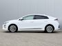 Hyundai Ioniq Premium Sky EV 38 kWh | Stoel verwarming voor en achter | Stuurverwarming | Stoelverkoeling voor | Electrisch schuif kantel dak | All-season banden | Achteruitrijcamera | Cruise Control | Airco | Apple Carplay/Android Auto | Bestuurdersstoel met geheugen functie |
