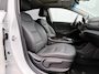Hyundai Ioniq Premium Sky EV 38 kWh | Stoel verwarming voor en achter | Stuurverwarming | Stoelverkoeling voor | Electrisch schuif kantel dak | All-season banden | Achteruitrijcamera | Cruise Control | Airco | Apple Carplay/Android Auto | Bestuurdersstoel met geheugen functie |