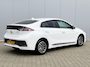 Hyundai Ioniq Premium Sky EV 38 kWh | Stoel verwarming voor en achter | Stuurverwarming | Stoelverkoeling voor | Electrisch schuif kantel dak | All-season banden | Achteruitrijcamera | Cruise Control | Airco | Apple Carplay/Android Auto | Bestuurdersstoel met geheugen functie |