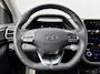Hyundai Ioniq Premium Sky EV 38 kWh | Stoel verwarming voor en achter | Stuurverwarming | Stoelverkoeling voor | Electrisch schuif kantel dak | All-season banden | Achteruitrijcamera | Cruise Control | Airco | Apple Carplay/Android Auto | Bestuurdersstoel met geheugen functie |