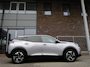 Peugeot e-2008 EV Allure 50 kWh | Lage km.stand | Trekhaak voor fietsendrager | Achteruitrijcamera | Led verlichting | Cruise control | Climate control | Lichmetalen velgen | 3 Fase