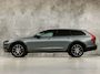 Volvo V90 Cross Country 2.0 T6 Deluxe 320Pk Automaat (PANORAMADAK, BOWERS&WILKINS, MEMORY SEATS, STOELVERWARMING/KOELING, CAMERA, HEAD-UP DISPLAY, GETINT GLAS, KEYLESS, LEDER, NIEUWSTAAT)