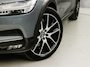 Volvo V90 Cross Country 2.0 T6 Deluxe 320Pk Automaat (PANORAMADAK, BOWERS&WILKINS, MEMORY SEATS, STOELVERWARMING/KOELING, CAMERA, HEAD-UP DISPLAY, GETINT GLAS, KEYLESS, LEDER, NIEUWSTAAT)