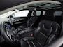 Volvo V90 Cross Country 2.0 T6 Deluxe 320Pk Automaat (PANORAMADAK, BOWERS&WILKINS, MEMORY SEATS, STOELVERWARMING/KOELING, CAMERA, HEAD-UP DISPLAY, GETINT GLAS, KEYLESS, LEDER, NIEUWSTAAT)