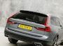 Volvo V90 Cross Country 2.0 T6 Deluxe 320Pk Automaat (PANORAMADAK, BOWERS&WILKINS, MEMORY SEATS, STOELVERWARMING/KOELING, CAMERA, HEAD-UP DISPLAY, GETINT GLAS, KEYLESS, LEDER, NIEUWSTAAT)