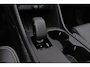Volvo EC40 Plus Europa 70 kWh - Panoramadak - IntelliSafe Assist & Surround - Harman/Kardon audio - Parkeercamera achter - Verwarmde voorstoelen, stuur & achterbank - Parkeersensoren voor & achter - Elektr. bedienb. voorstoelen met geheugen links - Draadloze tel. lader - Warmtepomp - Extra getint glas - 19' LMV