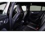 Volvo EC40 Plus Europa 70 kWh - Panoramadak - IntelliSafe Assist & Surround - Harman/Kardon audio - Parkeercamera achter - Verwarmde voorstoelen, stuur & achterbank - Parkeersensoren voor & achter - Elektr. bedienb. voorstoelen met geheugen links - Draadloze tel. lader - Warmtepomp - Extra getint glas - 19' LMV