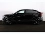 Volvo EC40 Plus Europa 70 kWh - Panoramadak - IntelliSafe Assist & Surround - Harman/Kardon audio - Parkeercamera achter - Verwarmde voorstoelen, stuur & achterbank - Parkeersensoren voor & achter - Elektr. bedienb. voorstoelen met geheugen links - Draadloze tel. lader - Warmtepomp - Extra getint glas - 19' LMV