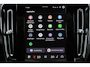 Volvo EC40 Plus Europa 70 kWh - Panoramadak - IntelliSafe Assist & Surround - Harman/Kardon audio - Parkeercamera achter - Verwarmde voorstoelen, stuur & achterbank - Parkeersensoren voor & achter - Elektr. bedienb. voorstoelen met geheugen links - Draadloze tel. lader - Warmtepomp - Extra getint glas - 19' LMV
