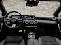 Mercedes-Benz A-klasse 200 AMG Line | Adaptive cruise| LED| Camera|
